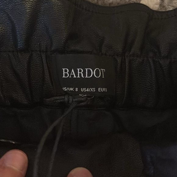 NWT Bardot Debbie Vegan Leather Pants REVOLVE Black 4 XSmall - Picture 4 of 4